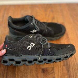 On Cloud Men's Helion Shoes